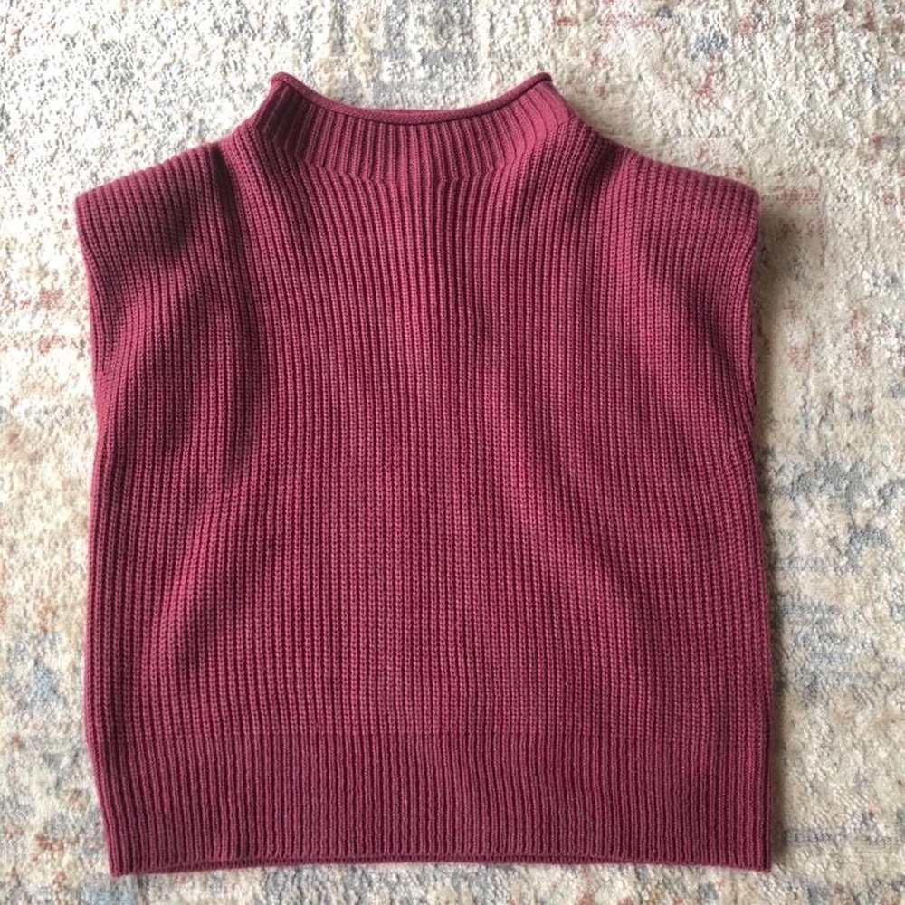 BRAND NEW CHUNKY KNIT VEST SZ L